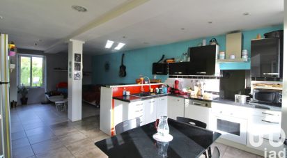 House 8 rooms of 168 m² in Courtenay (45320)