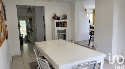 Maison traditionnelle 9 pièces de 159 m² à Saint-Genès-de-Lombaud (33670)