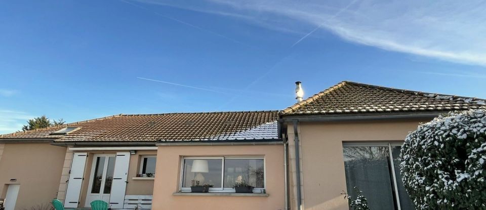 House 8 rooms of 140 m² in Saint-Fiacre (77470)