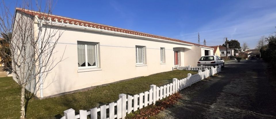 House 8 rooms of 123 m² in Bouguenais (44340)