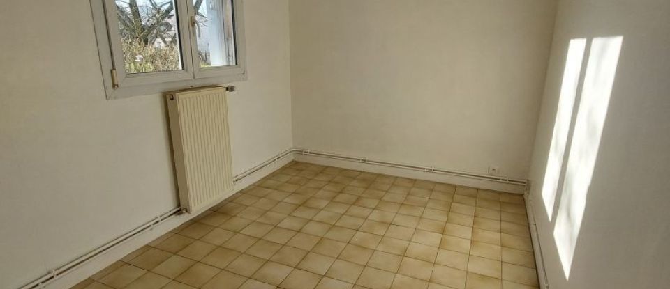 Apartment 3 rooms of 70 m² in Le Plessis-Trévise (94420)