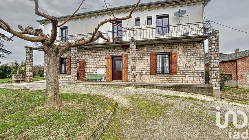 Maison 11 pièces de 237 m² à Castelsarrasin (82100)