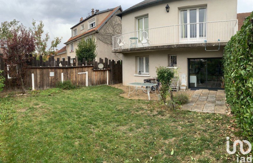 House 7 rooms of 138 m² in Tours (37100)