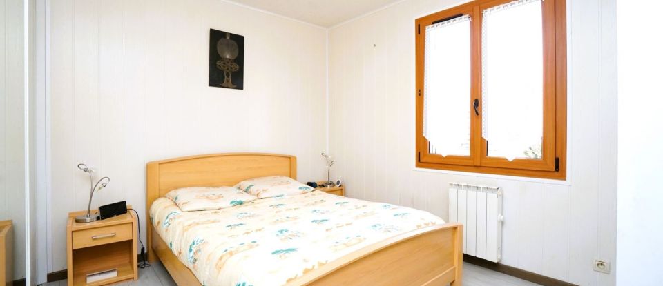 House 6 rooms of 160 m² in Roissy-en-Brie (77680)