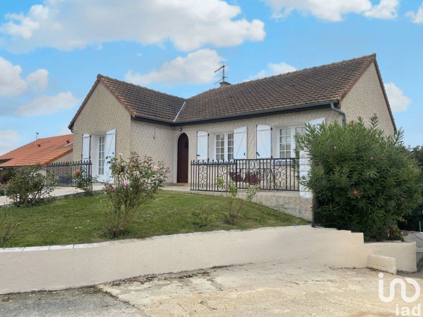 House 7 rooms of 177 m² in Naintré (86530)