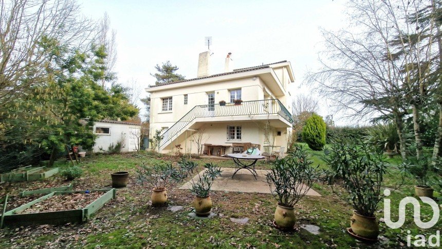 Maison 6 pièces de 146 m² à L'Aiguillon-sur-Vie (85220)