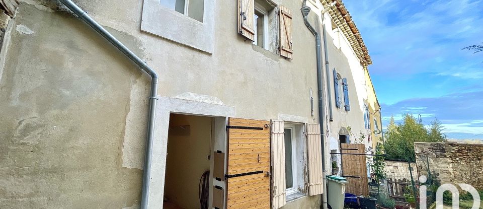 Maison de village 5 pièces de 97 m² à Châteauneuf-de-Gadagne (84470)