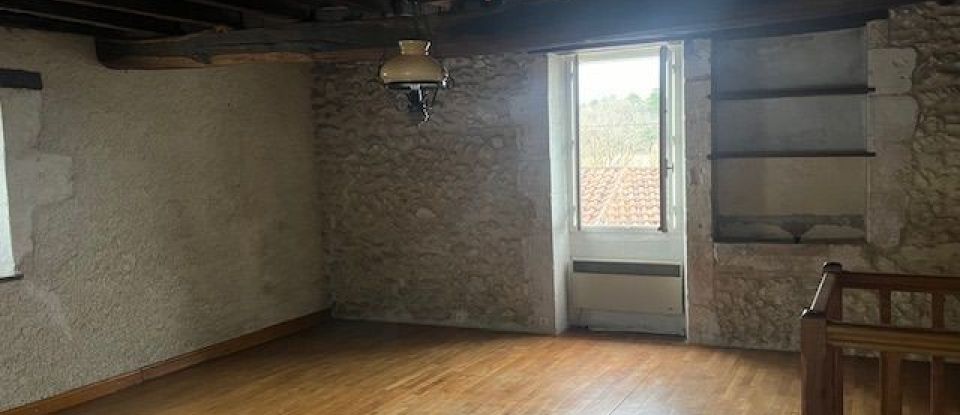 House 4 rooms of 130 m² in Saint-Astier (24110)