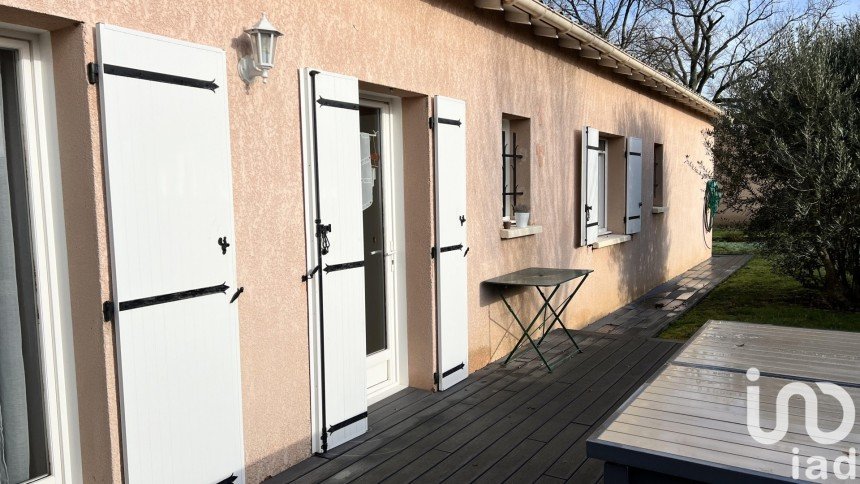 Traditional house 4 rooms of 98 m² in Bergerac (24100)