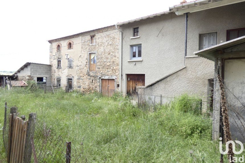 Maison 4 pièces de 45 m² à Saint-Beauzire (43100)