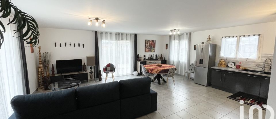 Maison traditionnelle 6 pièces de 102 m² à Vensac (33590)