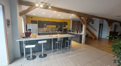 House 8 rooms of 255 m² in Saint-Auvent (87310)