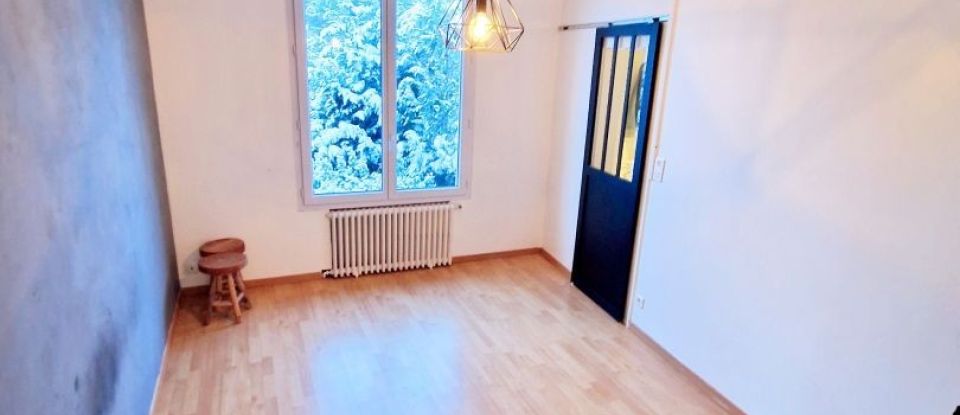 House 5 rooms of 106 m² in Moussy-le-Neuf (77230)