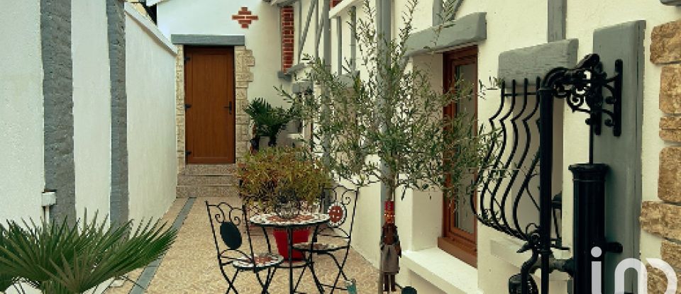 Traditional house 4 rooms of 113 m² in Ay-Champagne (51160)