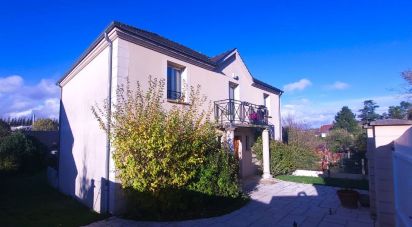 House 8 rooms of 172 m² in La Norville (91290)