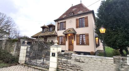House 5 rooms of 116 m² in Saint-Gervais-en-Vallière (71350)