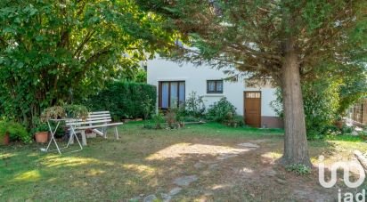 Traditional house 6 rooms of 150 m² in Sainte-Geneviève-des-Bois (91700)