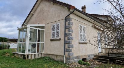 House 2 rooms of 43 m² in Auzances (23700)