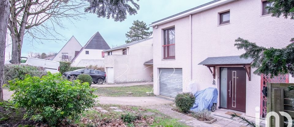 Maison 6 pièces de 122 m² à Méry-sur-Oise (95540)