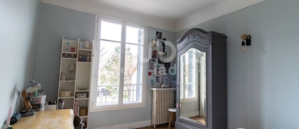 House 5 rooms of 116 m² in Chatou (78400)