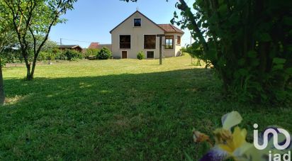 Traditional house 7 rooms of 230 m² in Lombron (72450)