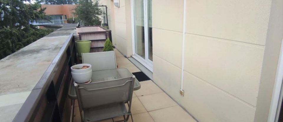 Apartment 4 rooms of 86 m² in Combs-la-Ville (77380)