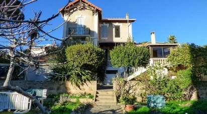 House 6 rooms of 151 m² in Sainte-Maxime (83120)