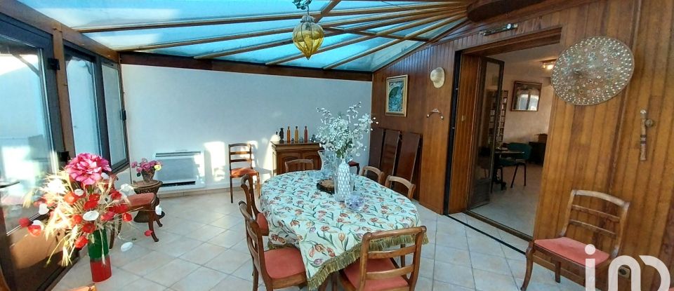 House 6 rooms of 157 m² in Chatou (78400)