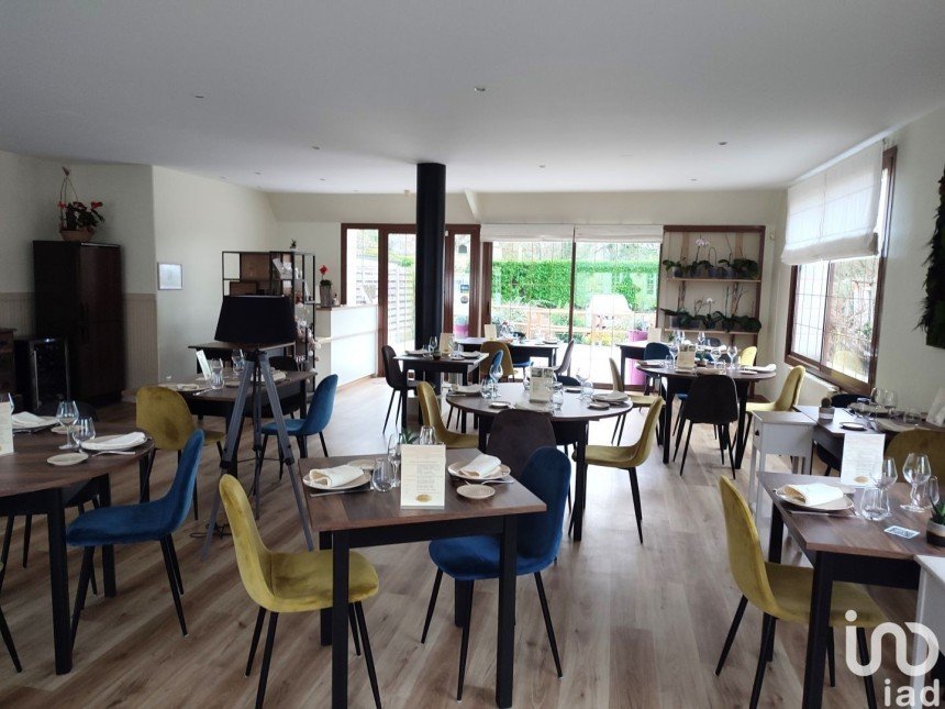 Restaurant of 318 m² in PONT-DE-BRAYE (72310)