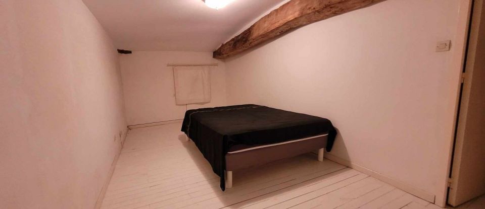 House 8 rooms of 236 m² in Saint-Bonnet-sur-Gironde (17150)