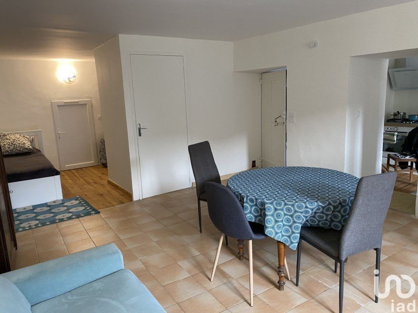 House 7 rooms of 107 m² in Saint-Julien-en-Beauchêne (05140)
