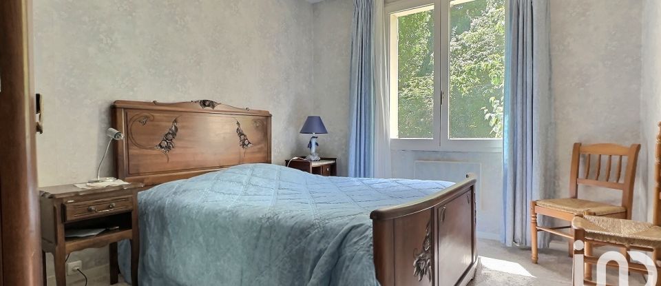 Traditional house 5 rooms of 89 m² in Saint-Germain-lès-Corbeil (91250)