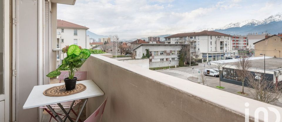 Apartment 3 rooms of 55 m² in Saint-Martin-d'Hères (38400)