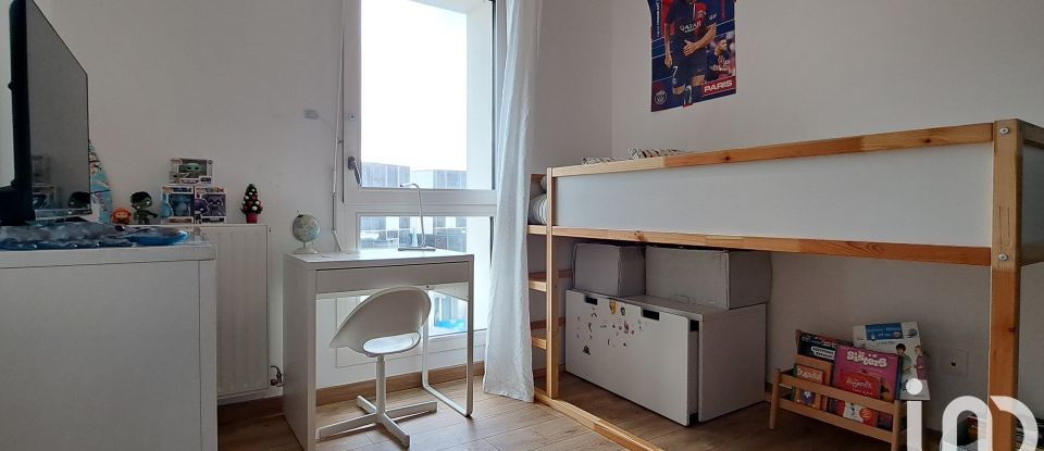 Duplex 4 rooms of 82 m² in Menucourt (95180)