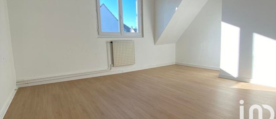 House 5 rooms of 98 m² in Saint-Ay (45130)