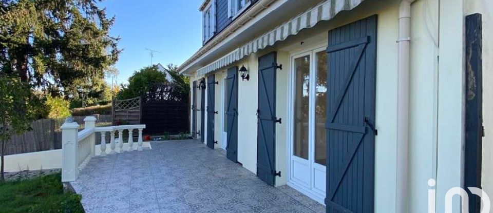 House 5 rooms of 98 m² in Saint-Ay (45130)