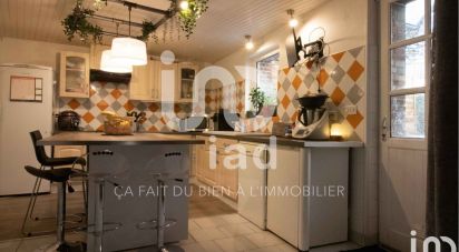 House 8 rooms of 215 m² in L'Aigle (61300)