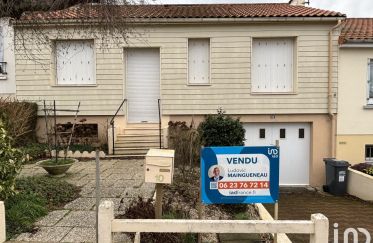 House 3 rooms of 73 m² in Parthenay (79200)