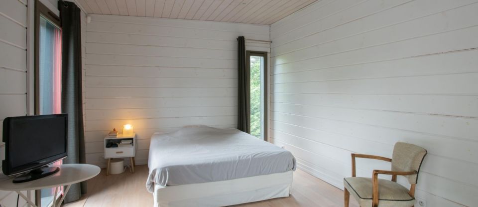House 5 rooms of 203 m² in La Celle-Saint-Cloud (78170)