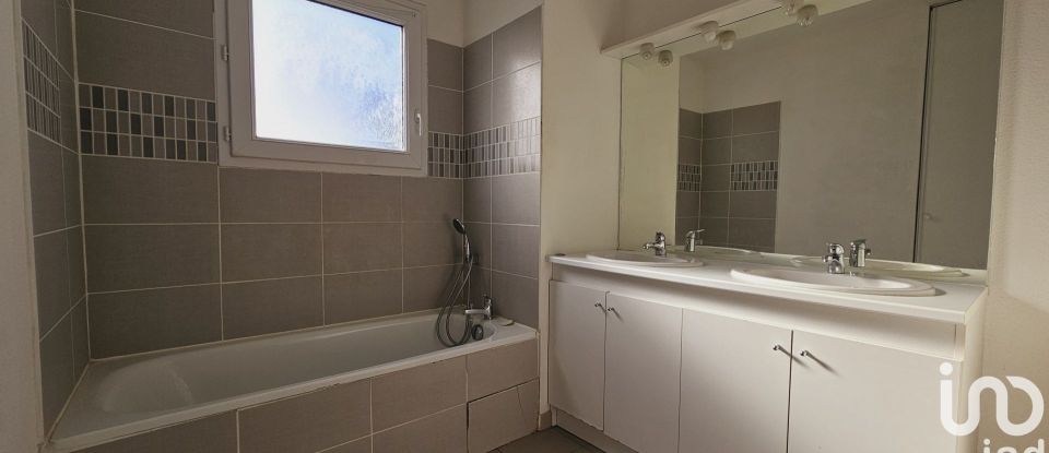 Apartment 3 rooms of 56 m² in Brignoles (83170)