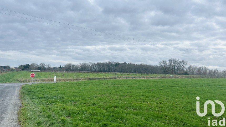 Land of 1,500 m² in Mérignac (17210)
