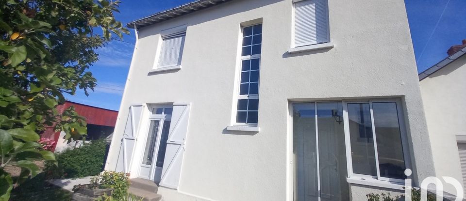 House 7 rooms of 148 m² in Neuvy-le-Roi (37370)