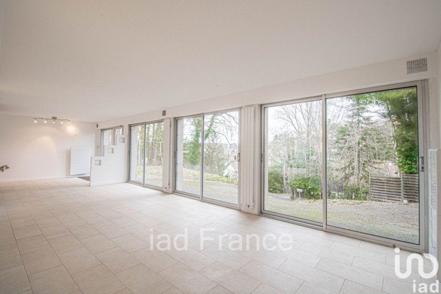 House 6 rooms of 260 m² in Maule (78580)