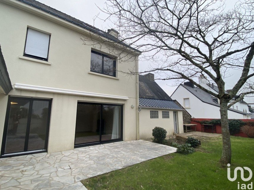 House 7 rooms of 190 m² in Pluvigner (56330)