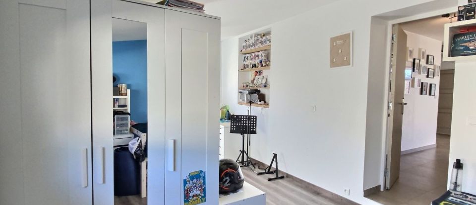 House 4 rooms of 105 m² in Saint-Cyr-sur-Mer (83270)