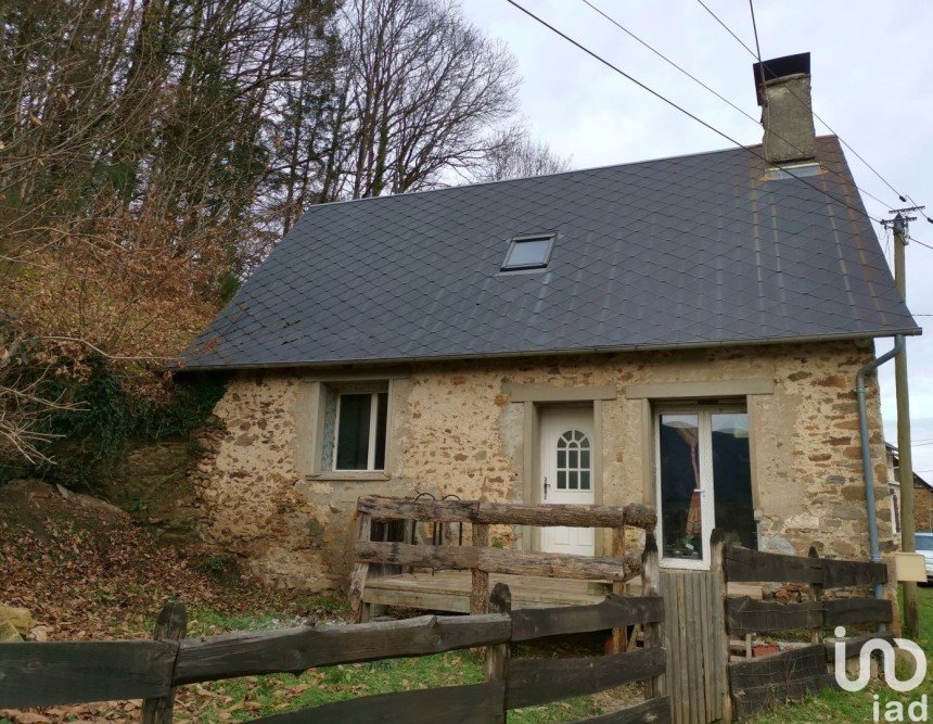 House 2 rooms of 65 m² in Chamberet (19370)