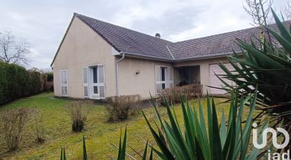 Traditional house 5 rooms of 110 m² in Cires-lès-Mello (60660)