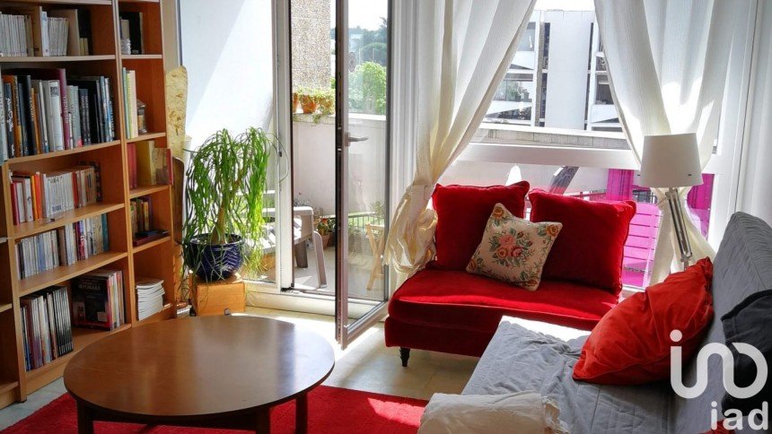 Apartment 3 rooms of 57 m² in Pessac (33600)