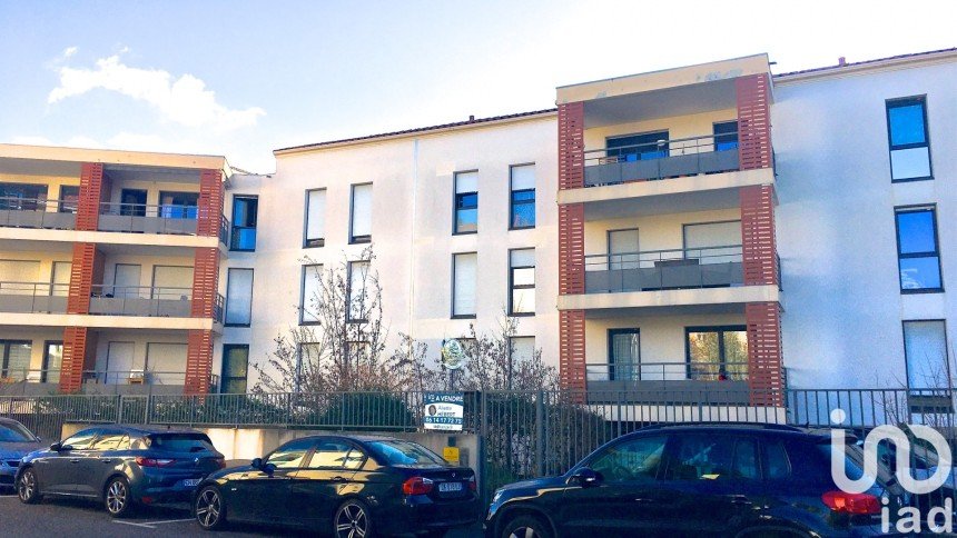 Apartment 2 rooms of 45 m² in Rillieux-la-Pape (69140)