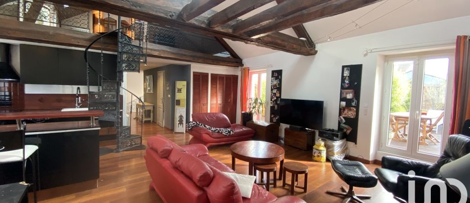 Duplex 4 rooms of 111 m² in Voisins-le-Bretonneux (78960)